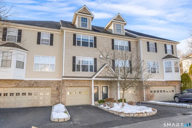 $469,900 | 53 Faith Lane, Unit 53, Danbury, CT 06810