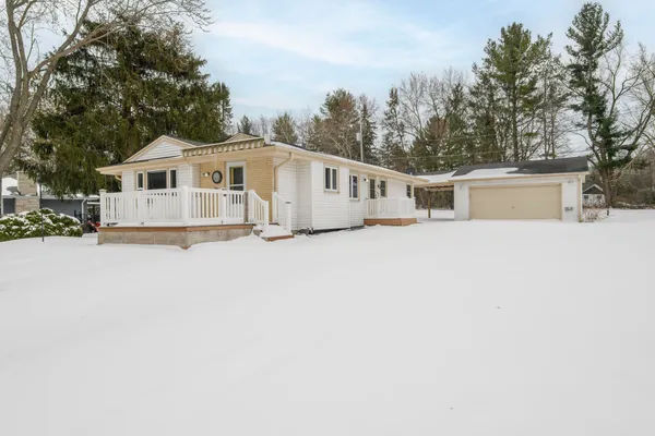 $335,000 | 21401 West Woodland Drive, New Berlin, WI 53146