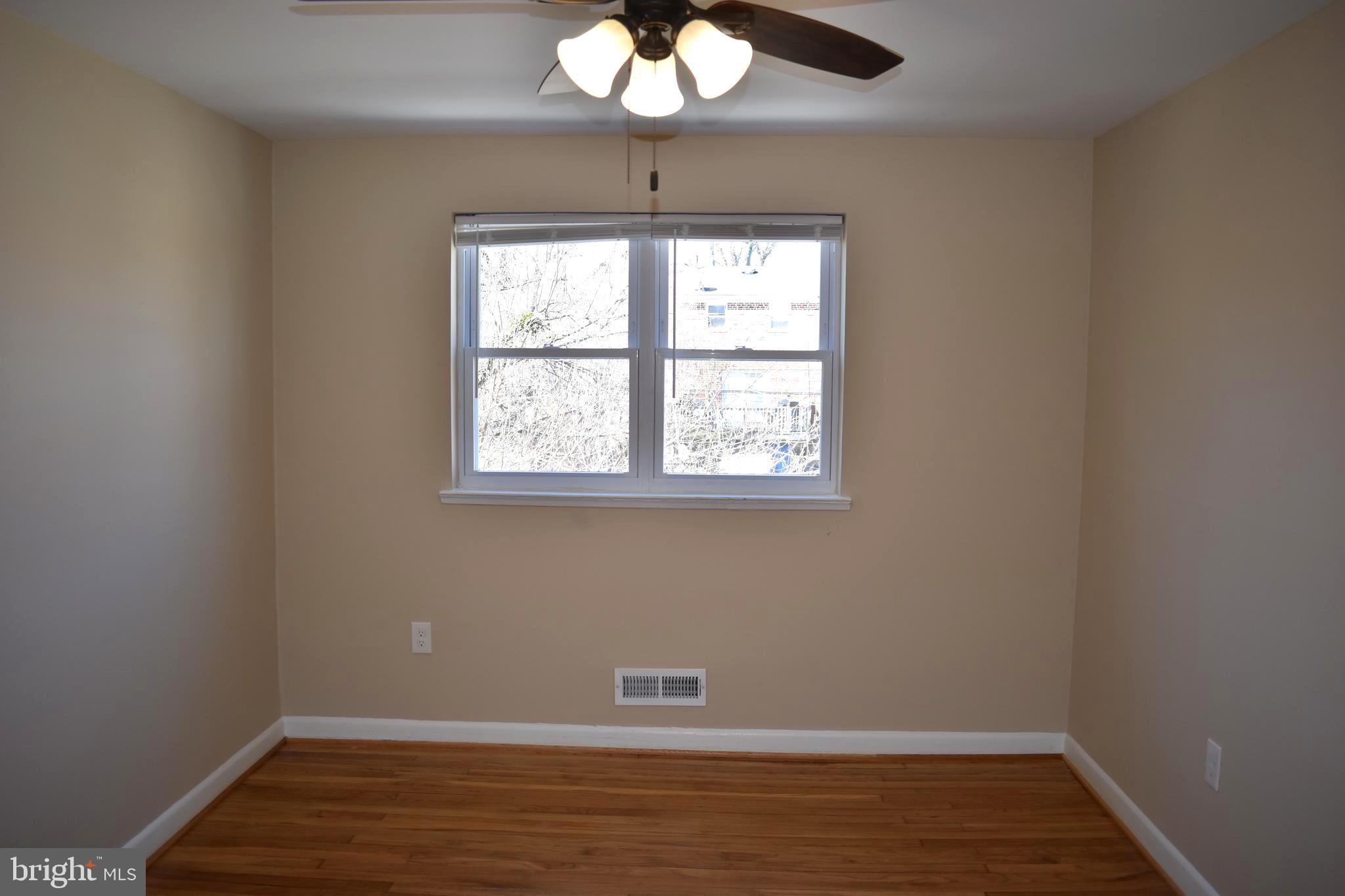 622 Markham Road Baltimore, MD 21229 - Photo 15 of 34 Bedroom 2