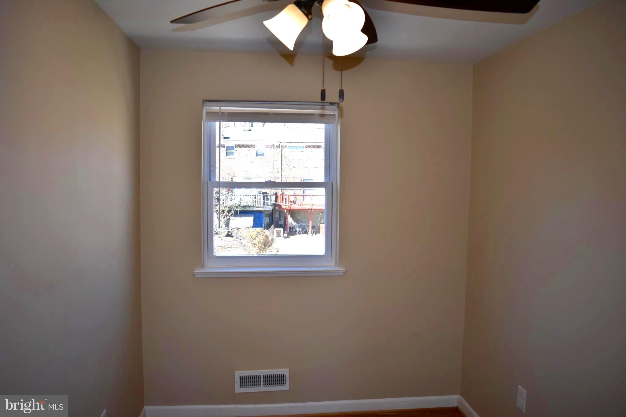 622 Markham Road Baltimore, MD 21229 - Photo 18 of 34 Bedroom 3