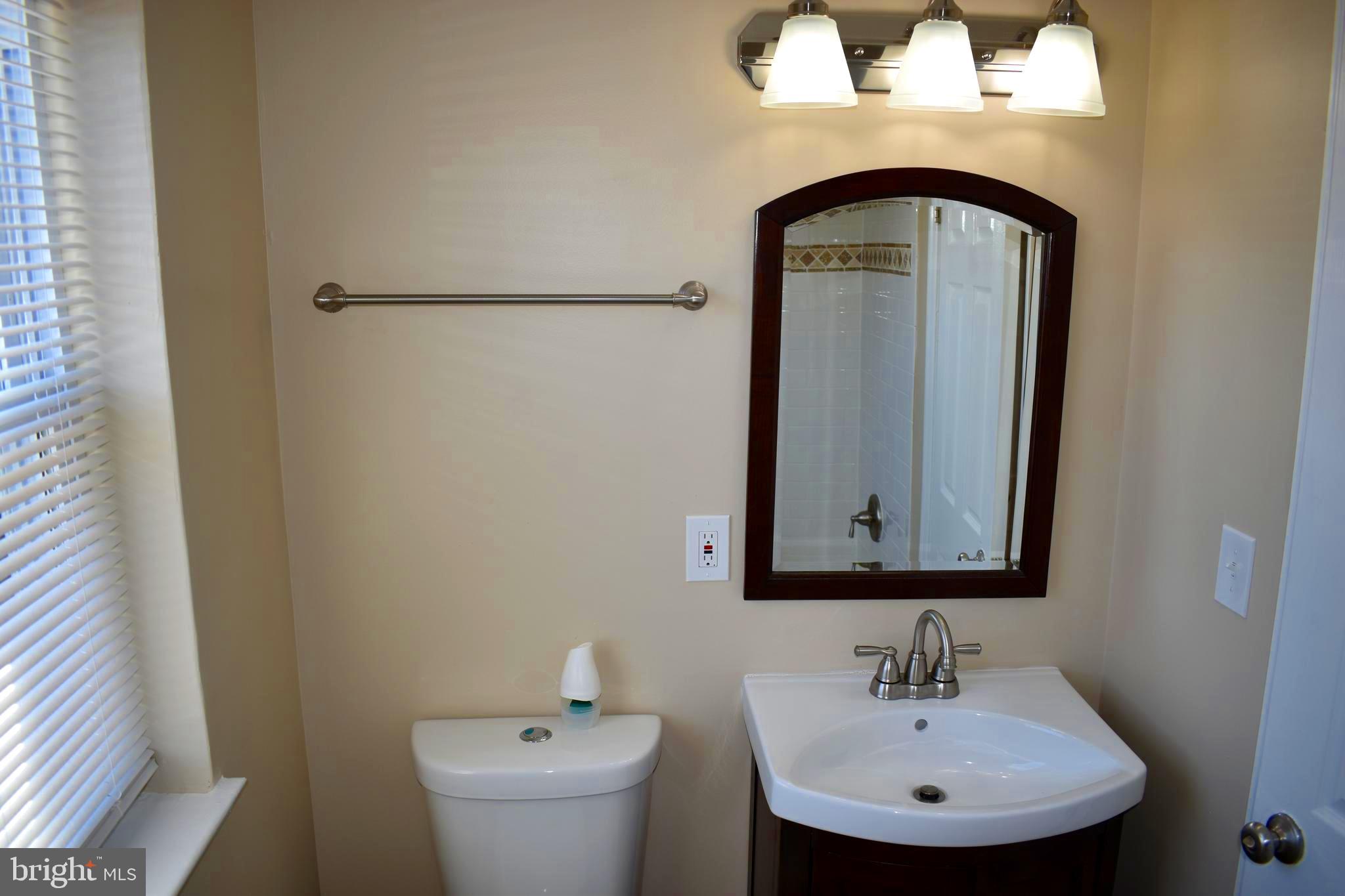 622 Markham Road Baltimore, MD 21229 - Photo 23 of 34 Updated Fixtures