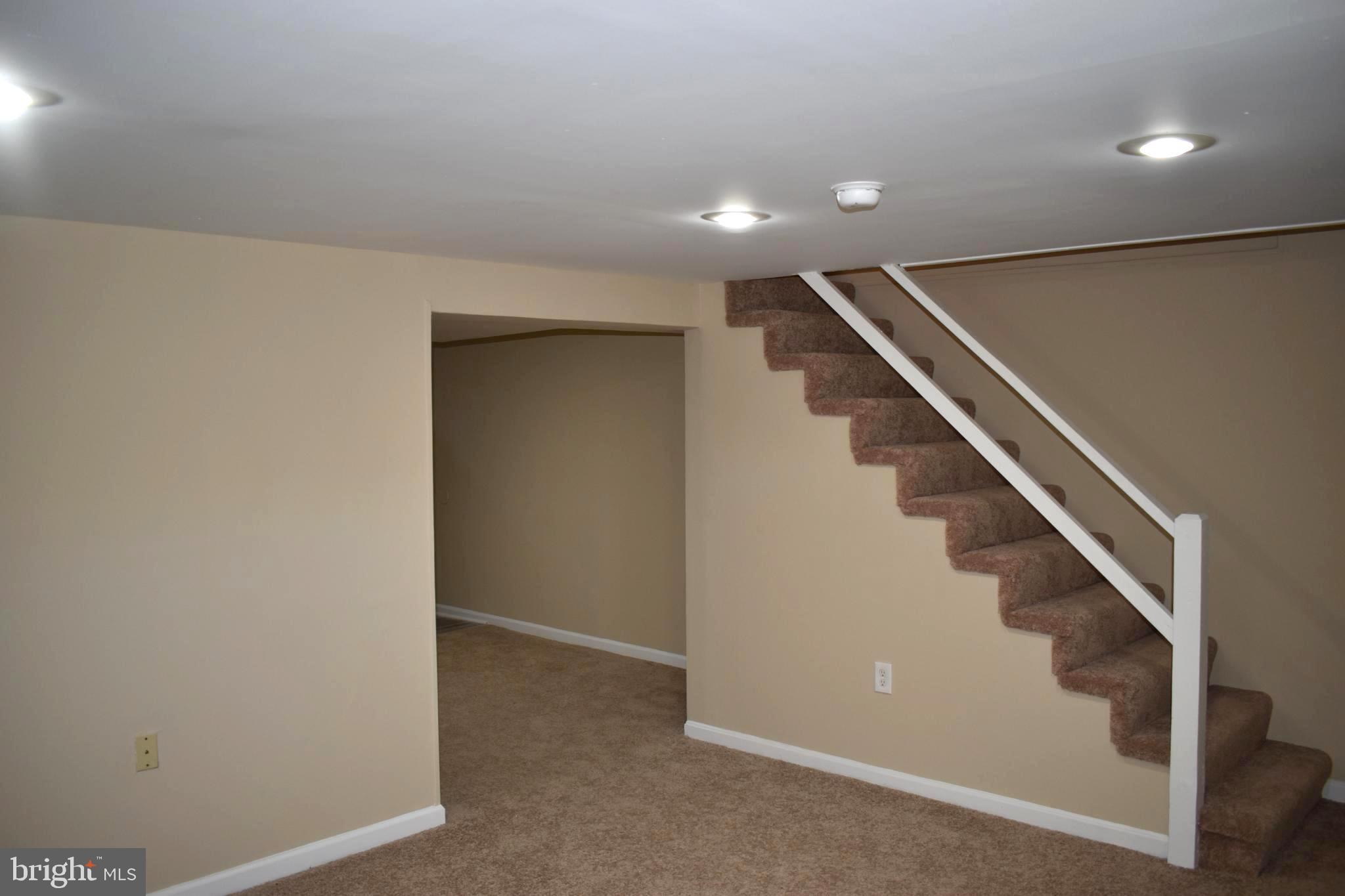 622 Markham Road Baltimore, MD 21229 - Photo 29 of 34 Great Family Room