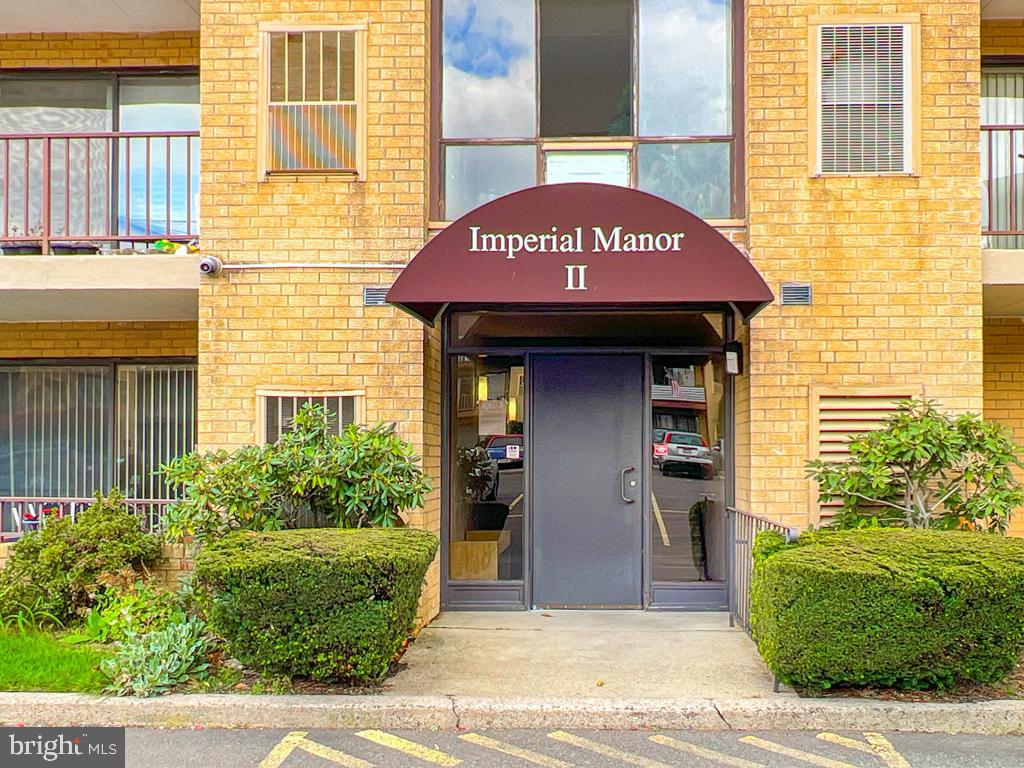8940 Krewstown Road, Unit 102 Philadelphia, PA 19115 - Photo 28 of 32 Back Entrance