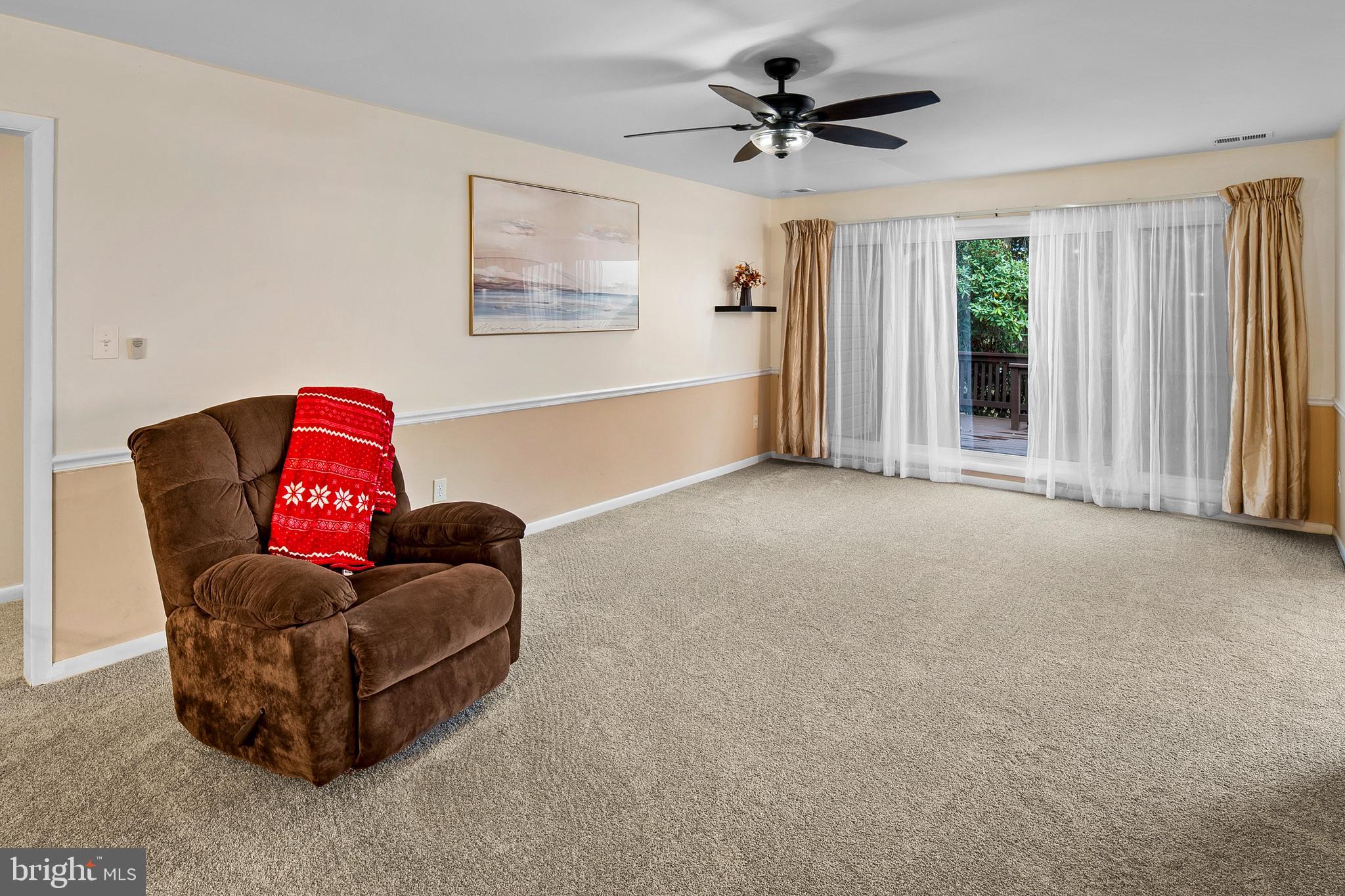 4133 Salem Bottom Road Westminster, MD 21157 - Photo 8 of 41 Living Room