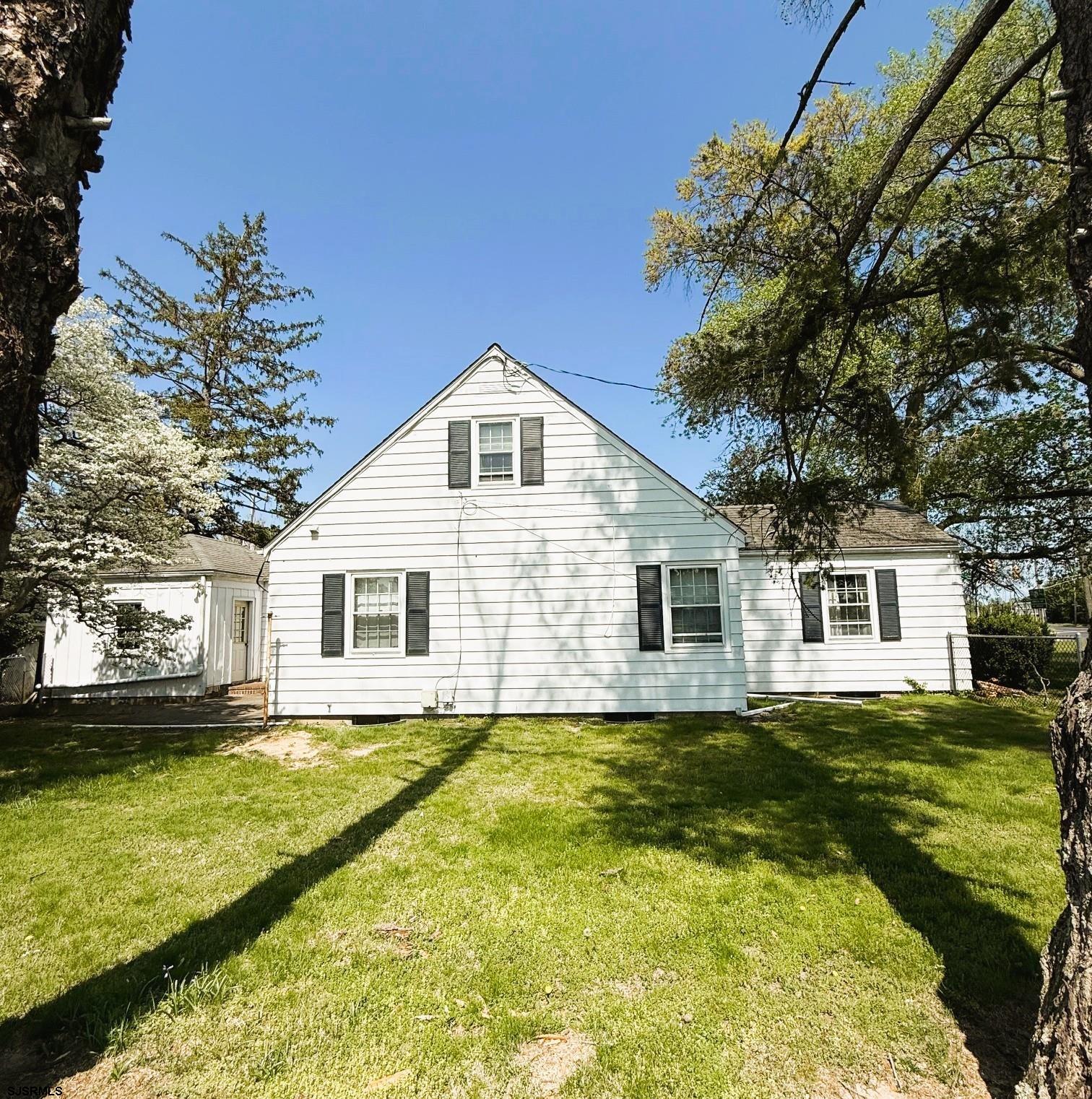 4 East Finley Road Bridgeton, NJ 08302 - Photo 5 of 33 a view of a house with a yard