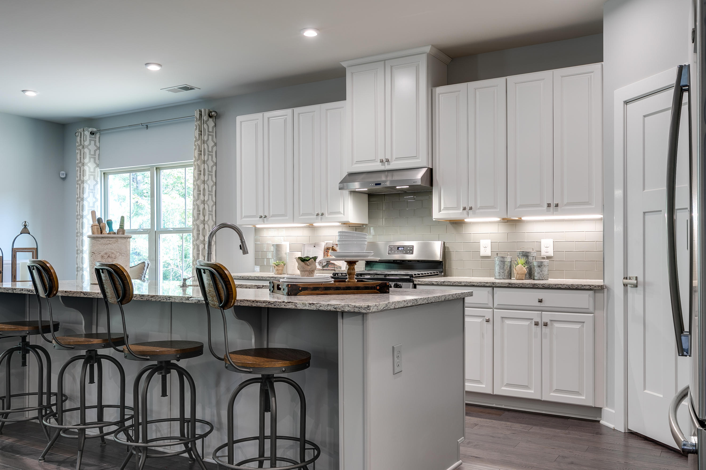 156 Whitetail Road Summerville, SC 29483 - Photo 4 of 15 Lehigh kitchen