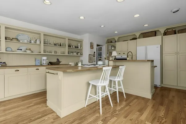 $2,300,000 | 852 Hale Street, Beverly, MA 01915
