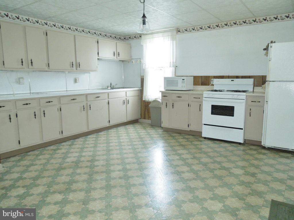 24 Fulton Street Hanover, PA 17331 - Photo 8 of 34 Gallery Image 8