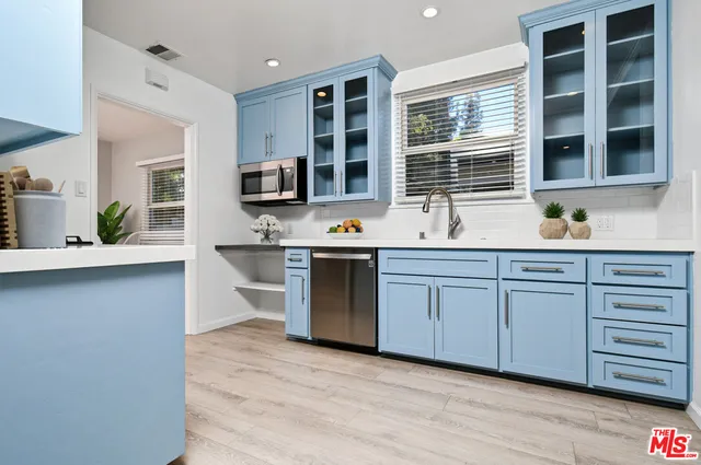 $1,399,000 | 22025 De La Osa Street, Woodland Hills, CA 91364