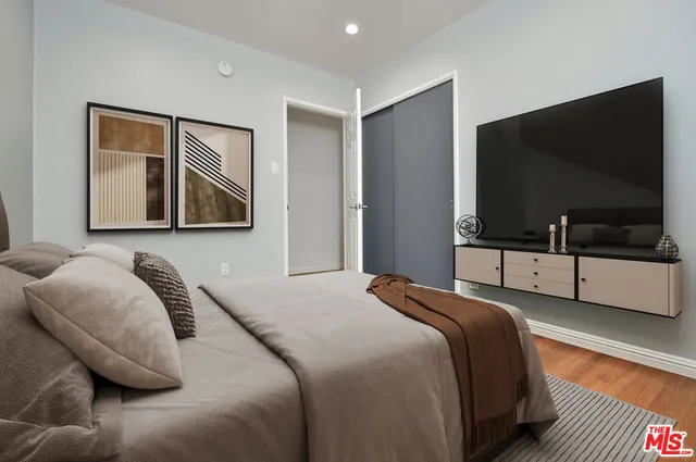 $1,399,000 | 22025 De La Osa Street, Woodland Hills, CA 91364