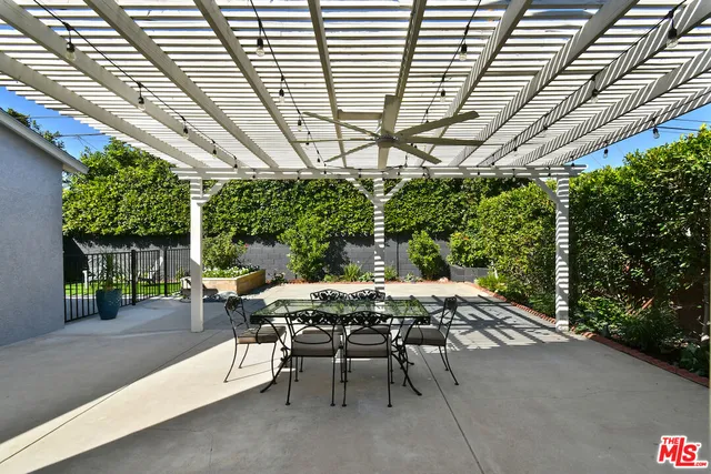 $1,399,000 | 22025 De La Osa Street, Woodland Hills, CA 91364