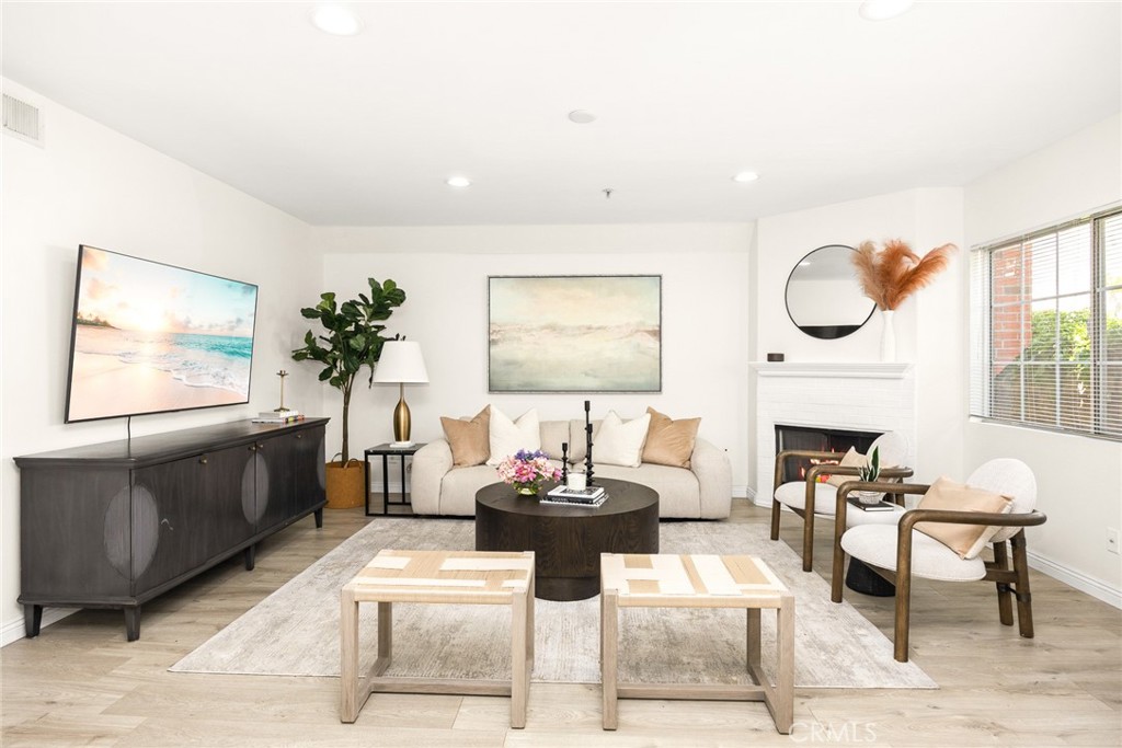 607 West Duarte Road, Unit A Monrovia, CA 91016 - Photo 5 of 35