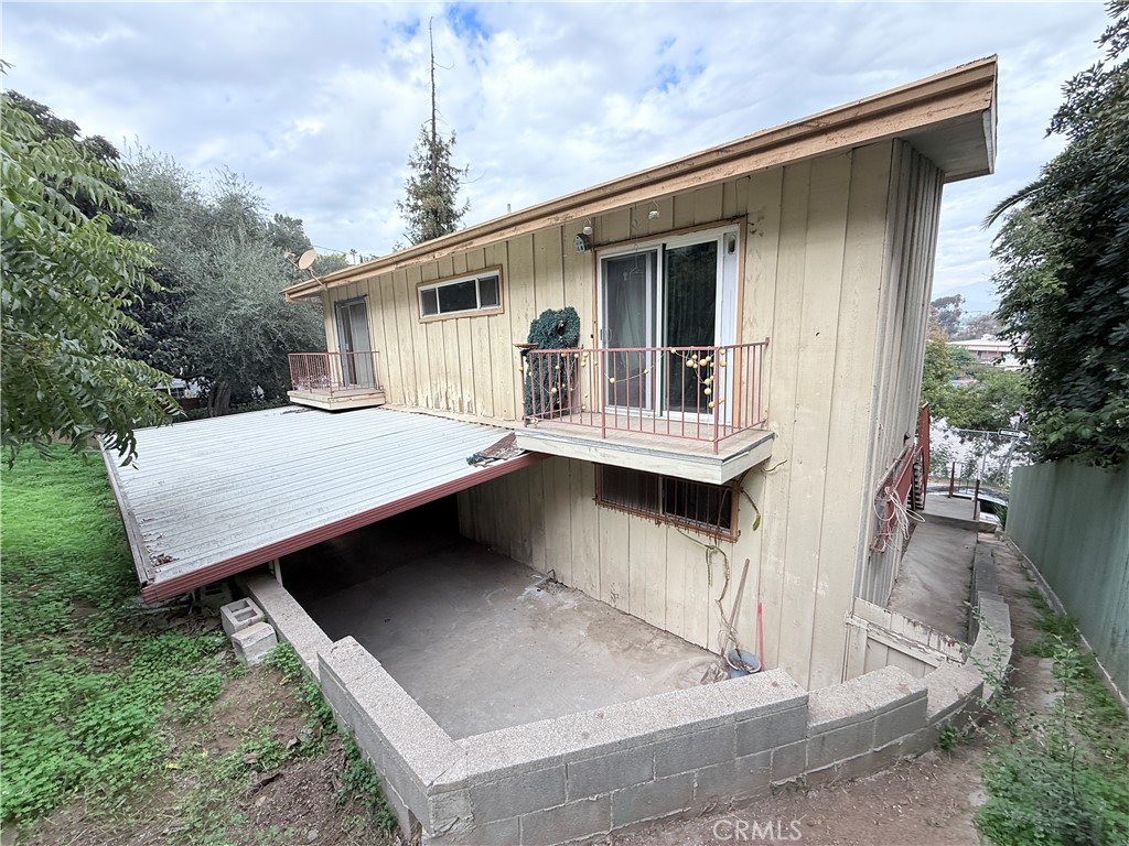 2575 Riverside Terrace Los Angeles, CA 90039 - Photo 27 of 29 a house view with a outdoor space