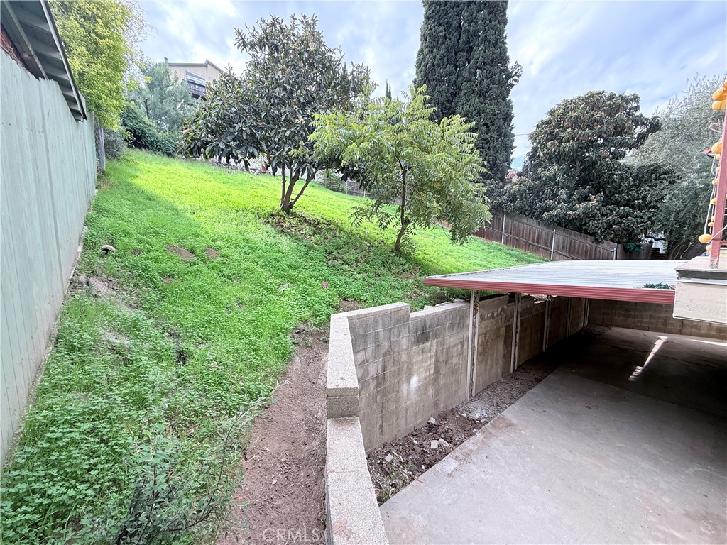 2575 Riverside Terrace Los Angeles, CA 90039 - Photo 28 of 29 a view of outdoor space and yard