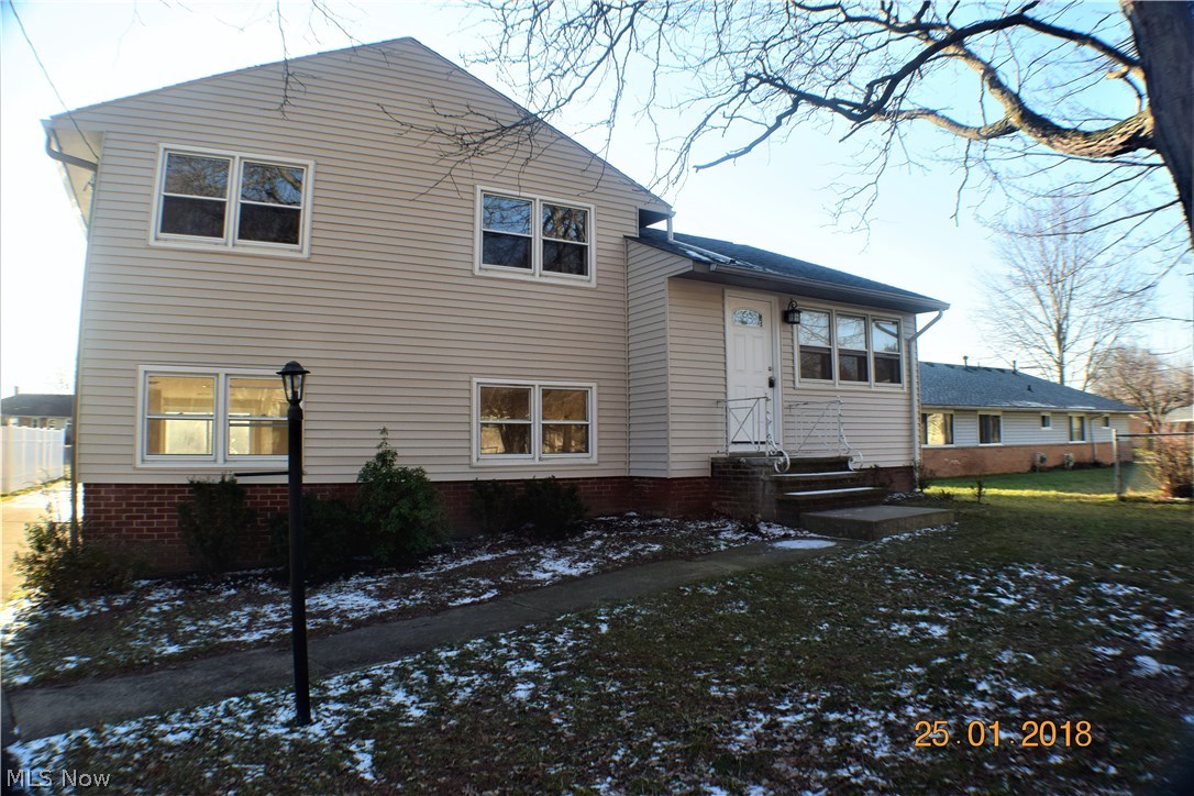 11261 Stoneham Road Cleveland, OH 44130 - Photo 2 of 29