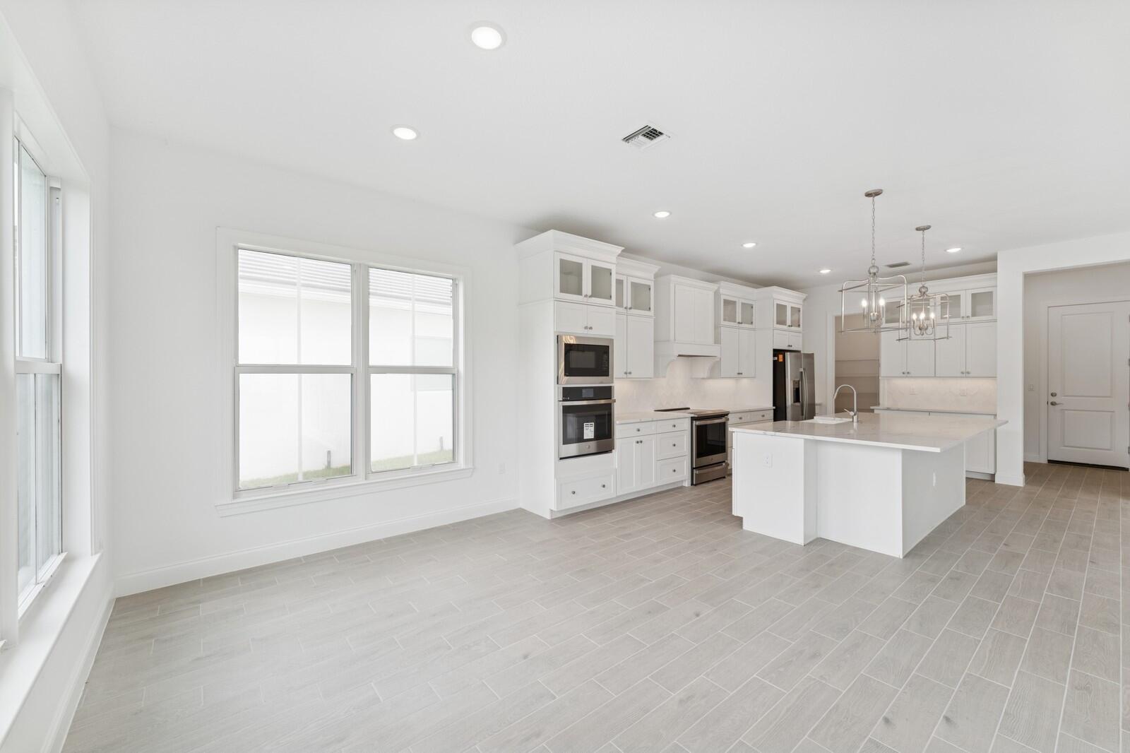 6790 Southeast Pine Drive, Unit 29 Stuart, FL 34997 - Photo 13 of 46 Dining Area & Kitchen