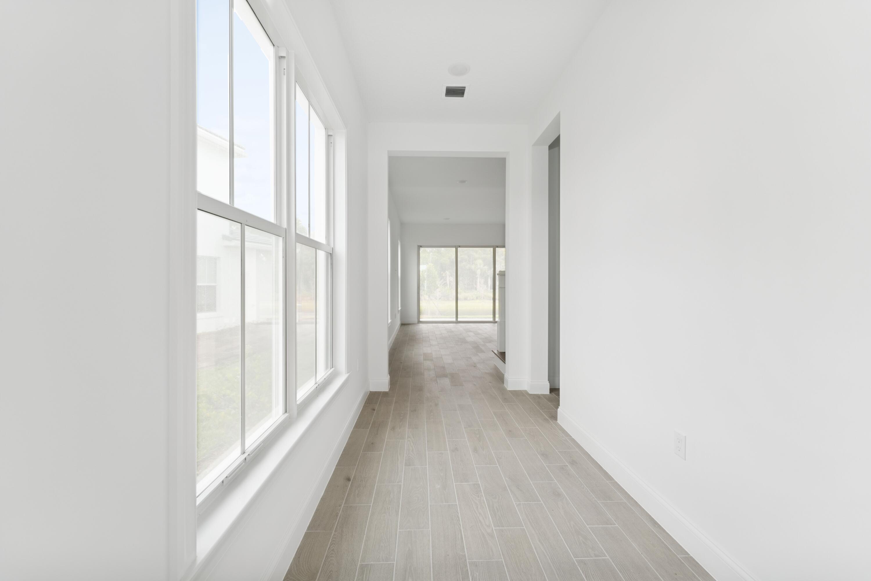 6790 Southeast Pine Drive, Unit 29 Stuart, FL 34997 - Photo 3 of 46 Foyer