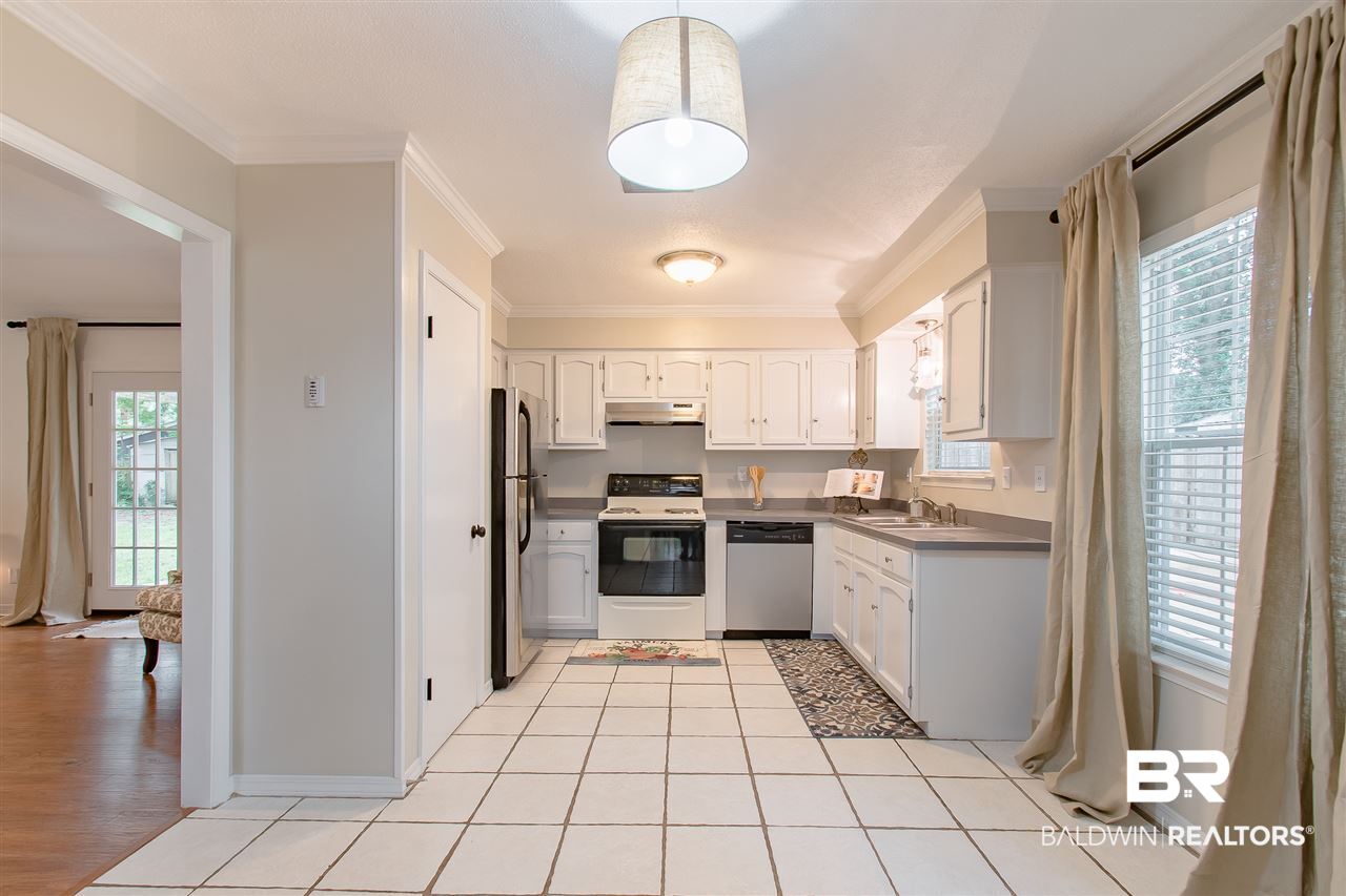 5354 Salmon Court Mobile, AL 36693 - Photo 12 of 31