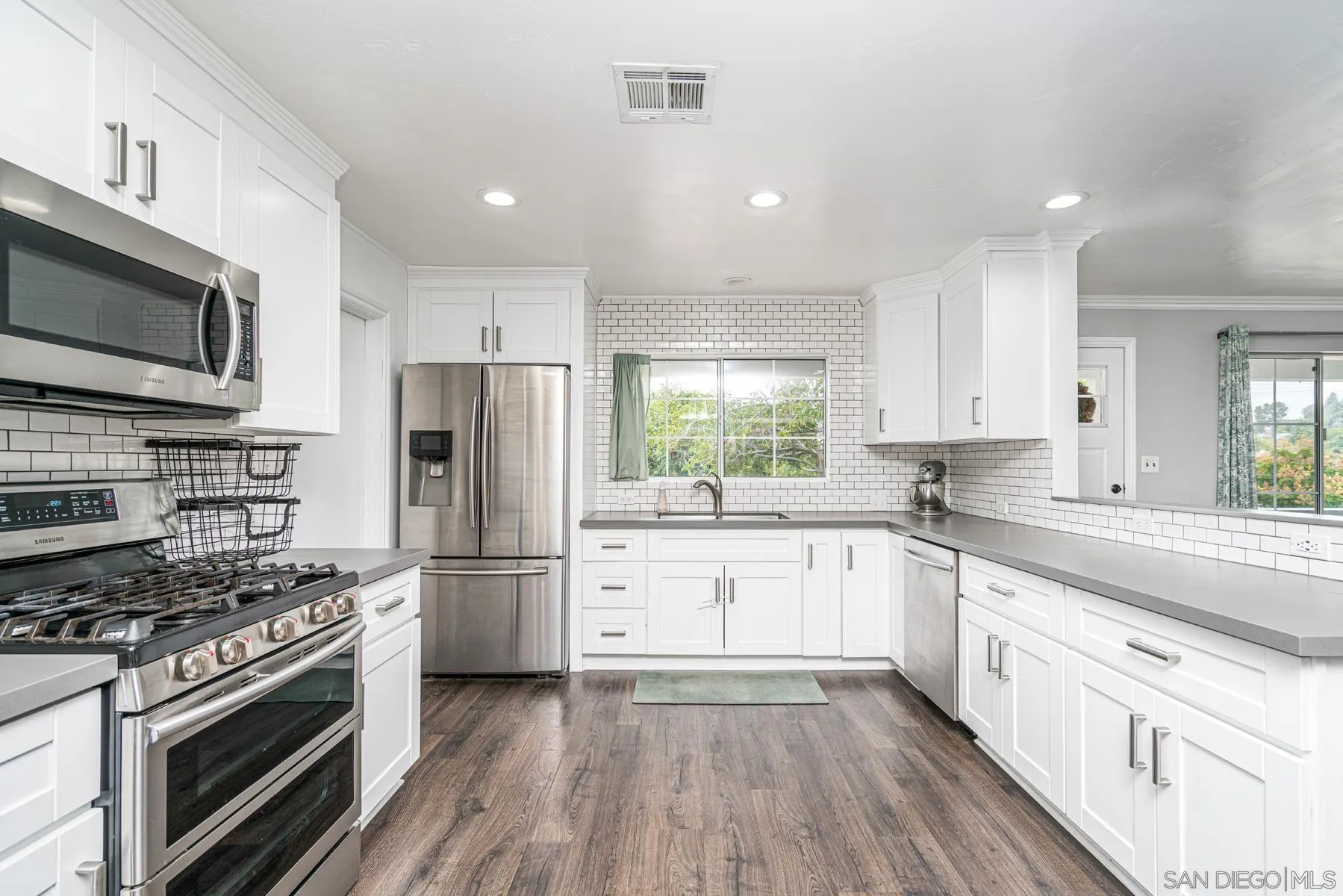 3505 Calavo Drive Spring Valley, CA 91978 - Photo 8 of 34 Gallery Image 8