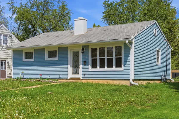 $159,500 | 1107 University Place, Dixon, IL 61021