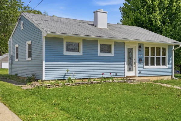 $159,500 | 1107 University Place, Dixon, IL 61021