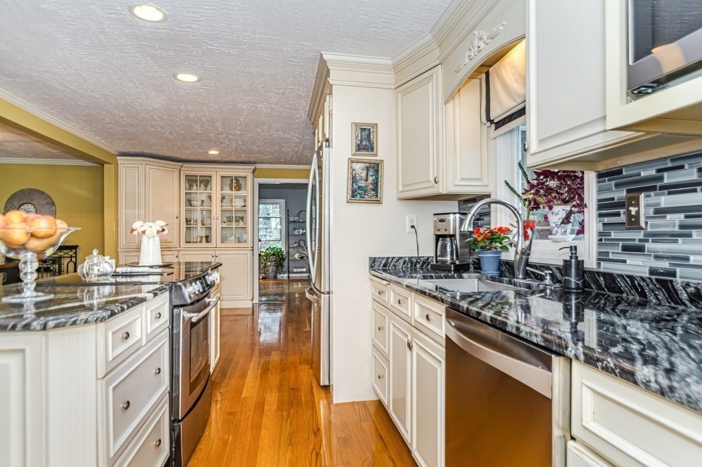 70 Sleigh Road Westford, MA 01886 - Photo 11 of 42 Gallery Image 11