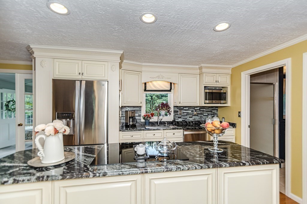 70 Sleigh Road Westford, MA 01886 - Photo 8 of 42 Gallery Image 8