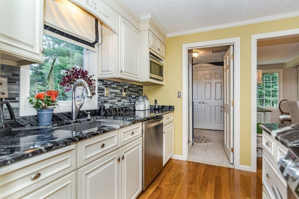 70 Sleigh Road Westford, MA 01886 - Photo 10 of 42 Gallery Image 10