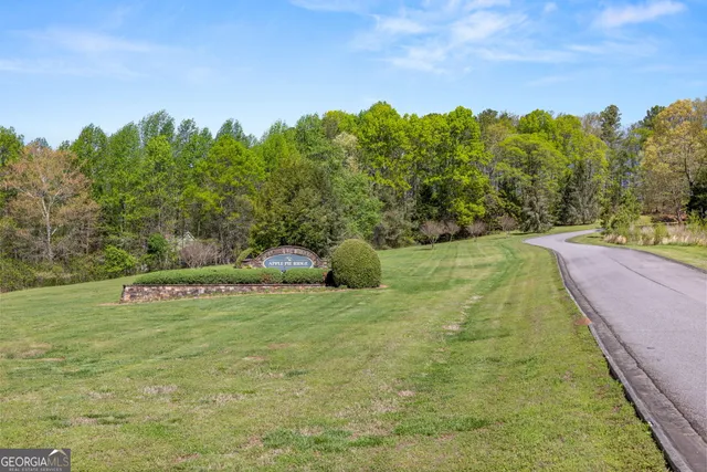 a view of a outdoor space