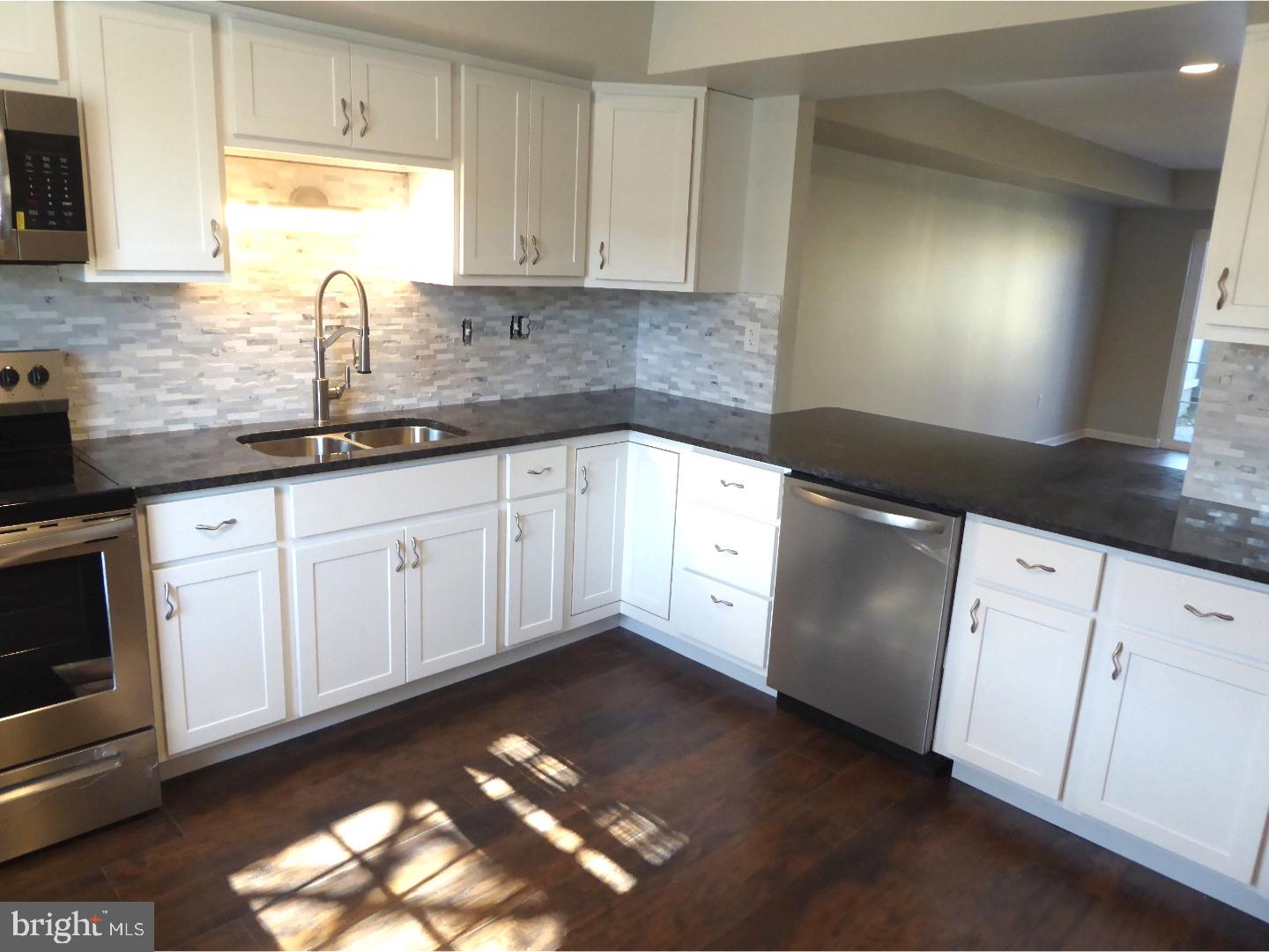143 Stonegate Road Quakertown, PA 18951 - Photo 4 of 18 Kitchen