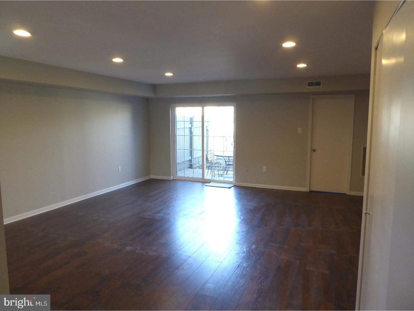 143 Stonegate Road Quakertown, PA 18951 - Photo 6 of 18 Living Room