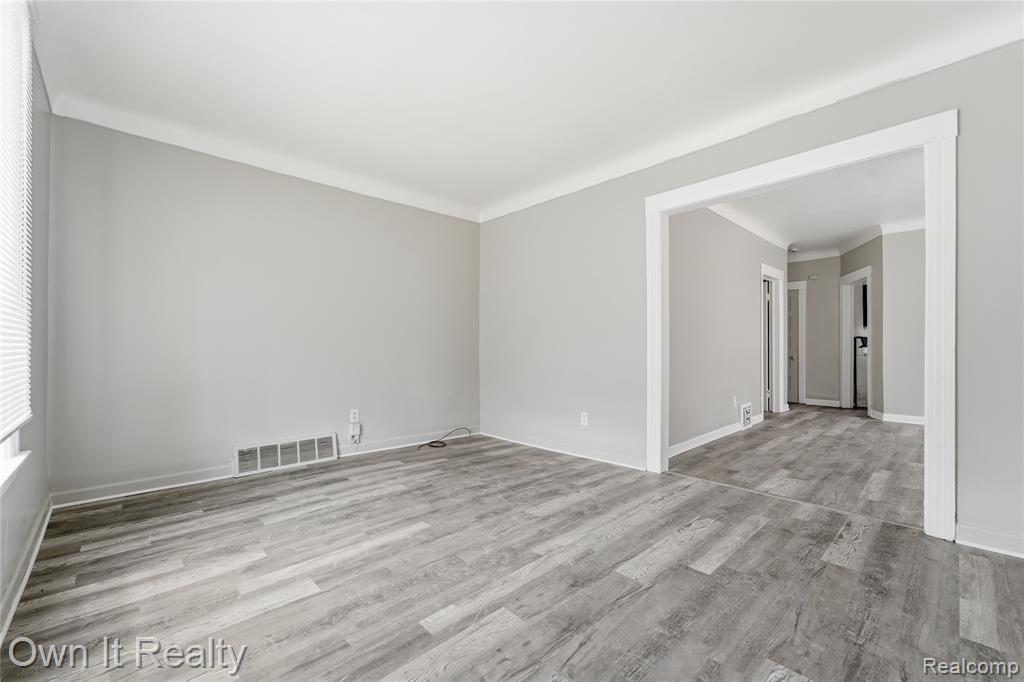 14761 Stephens Eastpointe, MI 48021 - Photo 8 of 24 Gallery Image 8