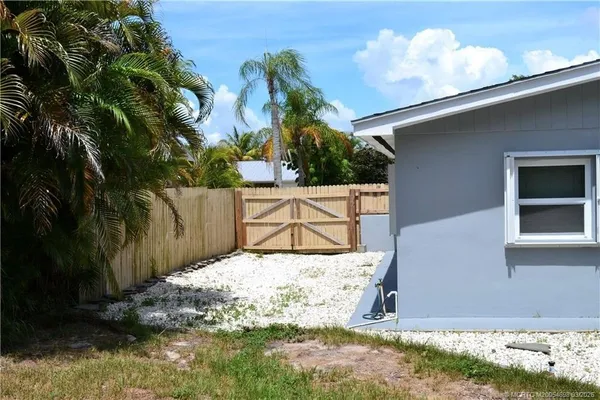 $3,300 | 3489 Northeast Linda Drive, Jensen Beach, FL 34957