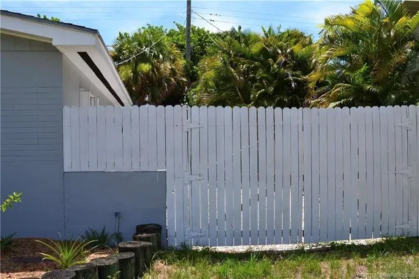 $3,300 | 3489 Northeast Linda Drive, Jensen Beach, FL 34957