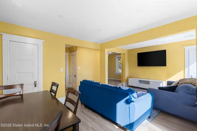 $950,000 | 7247 Amboy Road | Tottenville