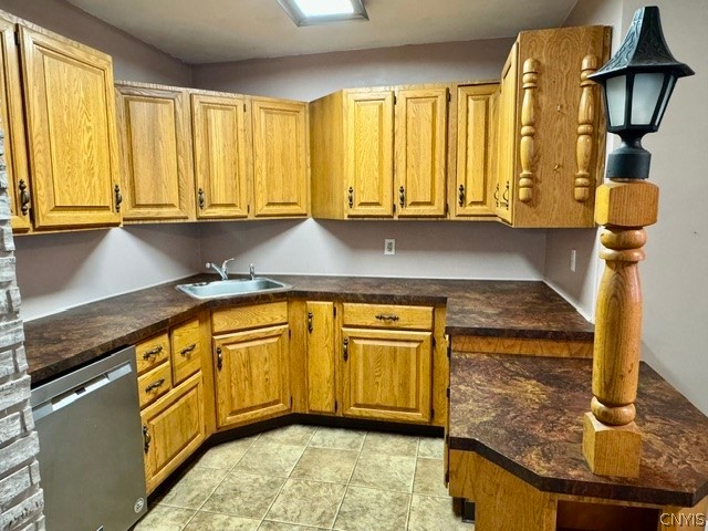 316 Washington Avenue Oneida, NY 13421 - Photo 7 of 34 Quaker Maid oak cabinetry