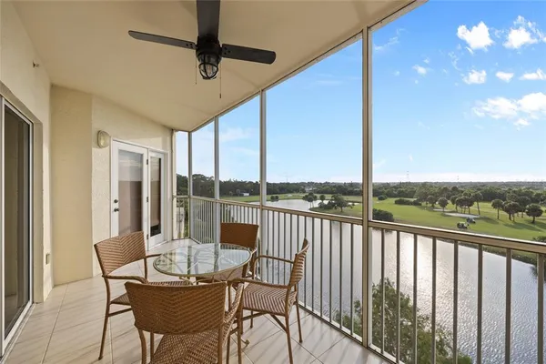 $343,900 | 1200 Country Club Drive, Unit 5402, Largo, FL 33771