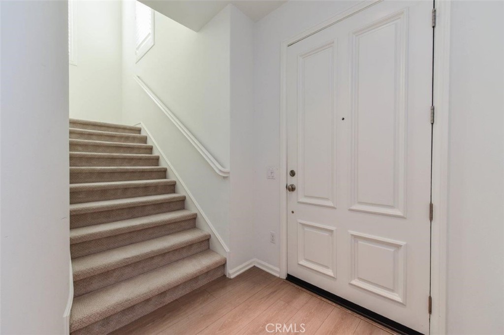 229 Rodeo Irvine, CA 92602 - Photo 4 of 37