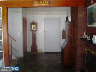43 Rose Apple Road Levittown, PA 19056 - Photo 5 of 12 Foyer