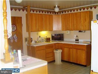 43 Rose Apple Road Levittown, PA 19056 - Photo 6 of 12 Kitchen