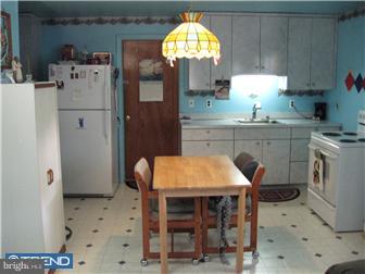 43 Rose Apple Road Levittown, PA 19056 - Photo 10 of 12 Kitchen