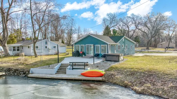 $429,900 | 10902 Devils Lake Highway, Addison, MI 49220