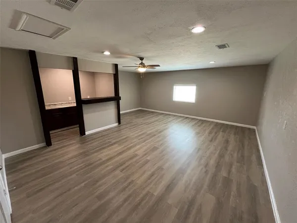 $2,200 | 2050 Wellington Drive, Grand Prairie, TX 75051
