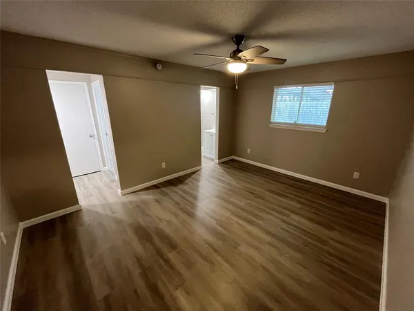 $2,200 | 2050 Wellington Drive, Grand Prairie, TX 75051