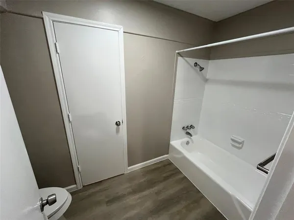 $2,200 | 2050 Wellington Drive, Grand Prairie, TX 75051