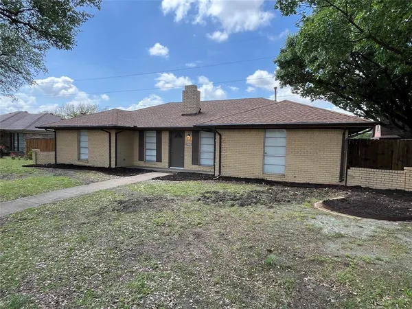 $2,200 | 2050 Wellington Drive, Grand Prairie, TX 75051