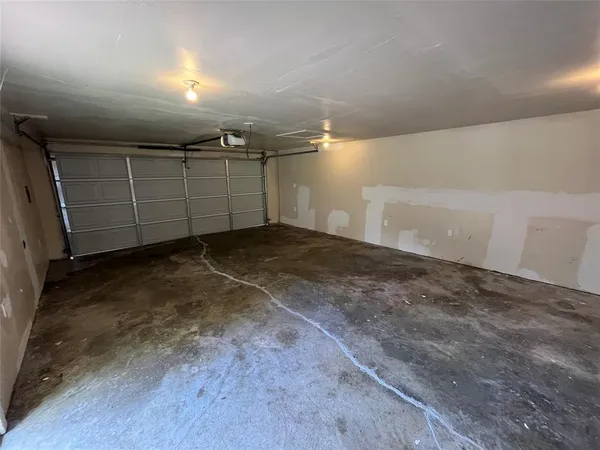 $2,200 | 2050 Wellington Drive, Grand Prairie, TX 75051