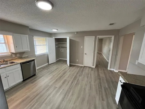 $2,200 | 2050 Wellington Drive, Grand Prairie, TX 75051