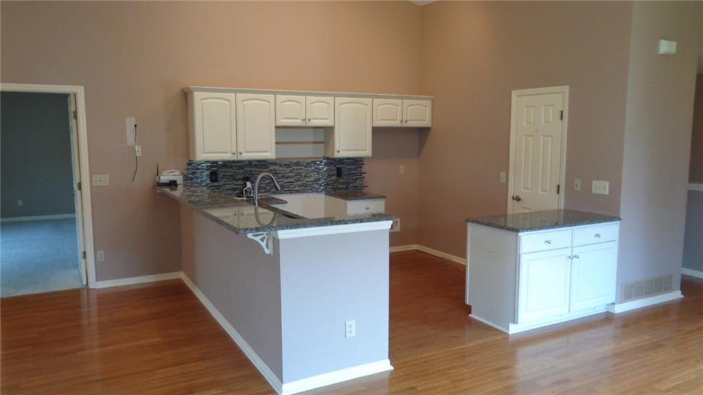 1860 Golfview Drive, Unit 53 Springfield, OH 45502 - Photo 3 of 35