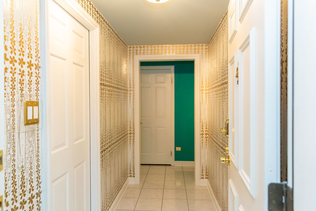 3427 Vollmer Road, Unit 209 Flossmoor, IL 60422 - Photo 20 of 45 a view of a bathroom with a shower